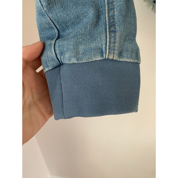 NWT Universal Thread Adaptive Cropped Raw Hem Denim Jacket Medium Wash- Size XS - Picture 10 of 10